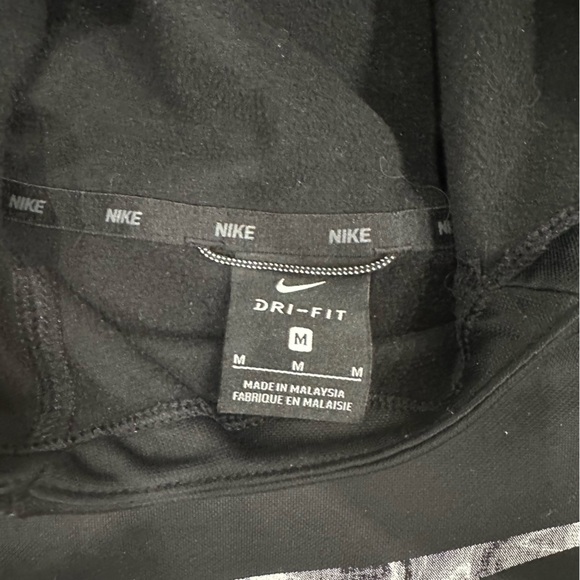 {preloved} Boy’s Black Nike Dri-Fit Hoodie - Picture 5 of 5